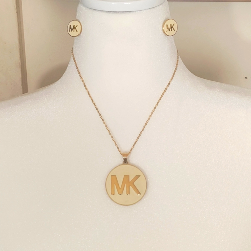 MICHAEL KORS MK Gold and Cream Pendant Necklace and Earrings Set